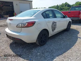 2011 Mazda 3 i Touring z VIN JM1BL1VF6B1367176, wystawiony jako IAAI lot #42484280 z przebiegiem 126 732 mil mil oraz . Historia ofert i sprzedaży dostępna na DreamBid. Obrazek 4.