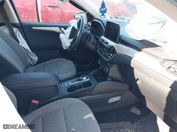 2020 Ford Escape SE with VIN 1FMCU9G63LUA64915, listed as a IAAI auction lot 41496260 with NaN miles. Bid and sale history available at carsss.com. Image 5.