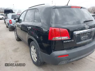 2011 Kia Sorento LX with VIN 5XYKTDA15BG033653, listed as a IAAI auction lot 41844960 with 227,336 mi miles. Bid and sale history available at carsss.com. Image 3.