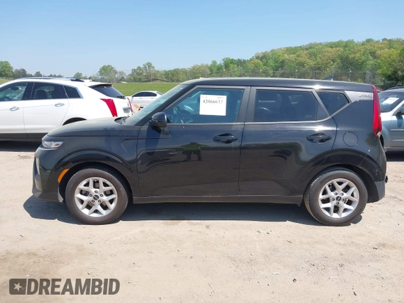 2022 Kia Soul LX with VIN KNDJ23AU6N7178009, listed as a IAAI auction lot 42066632 with 58,861 mi miles and . Bid and sale history available at DreamBid. Image 14.