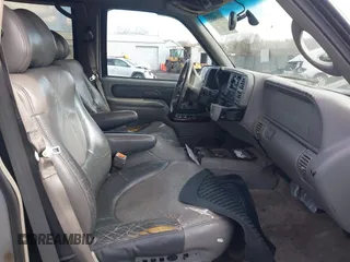 1999 GMC Denali z VIN 1GKEK13R7XR903255, wystawiony jako IAAI lot #41496032 z przebiegiem 233 645 mil mil oraz . Historia ofert i sprzedaży dostępna na DreamBid. Obrazek 5.