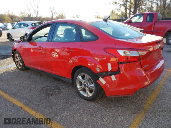 2013 Ford Focus SE z VIN 1FADP3F22DL311706, wystawiony jako IAAI lot #40888412 z przebiegiem 136 876 mil mil oraz . Historia ofert i sprzedaży dostępna na DreamBid. Obrazek 3.