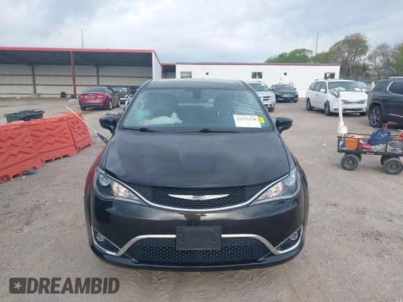 2018 Chrysler Pacifica Touring Plus z VIN 2C4RC1FG7JR358146, wystawiony jako IAAI lot #42155238 z przebiegiem 73 914 mil mil oraz . Historia ofert i sprzedaży dostępna na DreamBid. Obrazek 13.