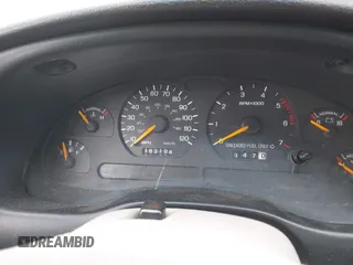 1996 Ford Mustang z VIN 1FALP4045TF183390, wystawiony jako IAAI lot #42361063 z przebiegiem 163 194 mil mil oraz . Historia ofert i sprzedaży dostępna na DreamBid. Obrazek 7.