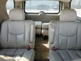 2004 Chevrolet Tahoe LS z VIN 1GNEC13Z74R212156, wystawiony jako Copart lot #54797605 z przebiegiem 201 902 mil mil oraz Szkoda całkowita • Salvage title. Historia ofert i sprzedaży dostępna na DreamBid. Obrazek 10.