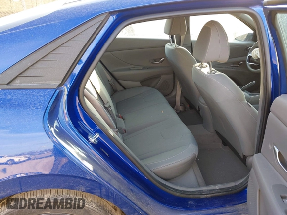 2023 Hyundai Elantra SEL z VIN 5NPLM4AG4PH093588, wystawiony jako IAAI lot #41301617 z przebiegiem 40 322 mil mil oraz . Historia ofert i sprzedaży dostępna na DreamBid. Obrazek 8.
