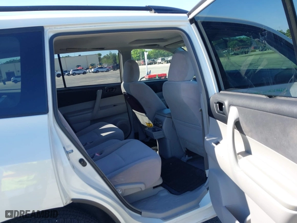 2009 Toyota Highlander with VIN JTEDS41A292079680, listed as a IAAI auction lot 41777446 with 139,260 mi miles. Bid and sale history available at carsss.com. Image 8.
