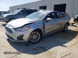 2020 Ford Fusion SE with VIN 3FA6P0HD4LR228218, listed as a Copart auction lot 60694665 with 32,060 mi miles and Non repairable. Bid and sale history available at DreamBid. Image 1.