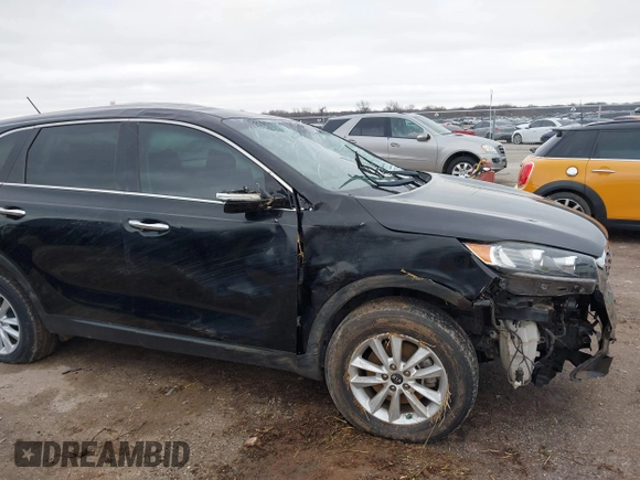 2019 Kia Sorento L with VIN 5XYPG4A33KG534780, listed as a IAAI auction lot 41563396 with 49,468 mi miles. Bid and sale history available at carsss.com. Image 6.