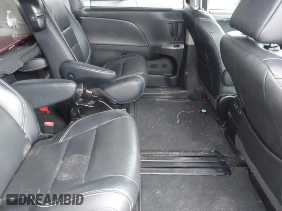 2018 Toyota Sienna SE with VIN 5TDXZ3DC0JS952795, listed as a IAAI auction lot 41729659 with 92,290 mi miles and . Bid and sale history available at DreamBid. Image 8.