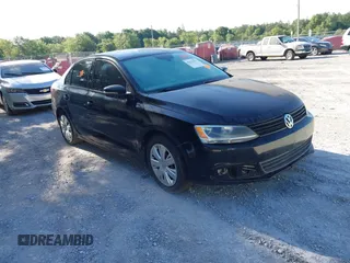 2011 Volkswagen Jetta SE с VIN 3VWBX7AJ8BM108433, выставлен на аукционе IAAI как лот 42259922 с пробегом 134 468 миль миль и . История ставок и продаж доступна на DreamBid. Изображение 1.
