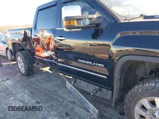 2019 GMC Sierra 2500HD Denali with VIN 1GT12SEYXKF224711, listed as a IAAI auction lot 41407508 with 77,158 mi miles. Bid and sale history available at carsss.com. Image 17.