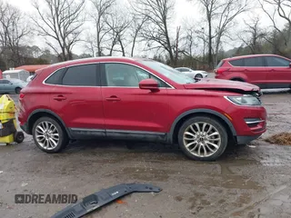 2018 Lincoln MKC Reserve z VIN 5LMCJ3C98JUL30557, wystawiony jako IAAI lot #41432046 z przebiegiem 116 000 mil mil oraz . Historia ofert i sprzedaży dostępna na DreamBid. Obrazek 13.