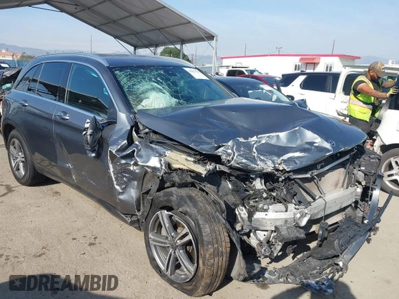 2020 Mercedes-Benz GLC 300 z VIN W1N0G8DB4LF802826, wystawiony jako IAAI lot #41831727 z przebiegiem 59 211 mil mil oraz . Historia ofert i sprzedaży dostępna na DreamBid. Obrazek 1.