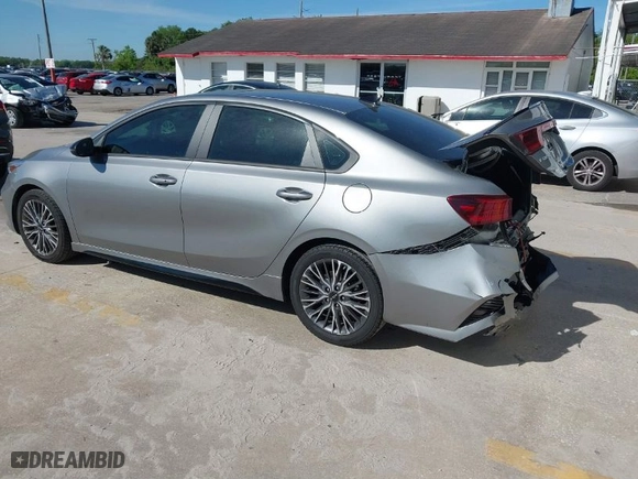 2022 Kia Forte GT-Line with VIN 3KPF54AD6NE498871, listed as a IAAI auction lot 41843585 with 91,918 mi miles. Bid and sale history available at carsss.com. Image 3.