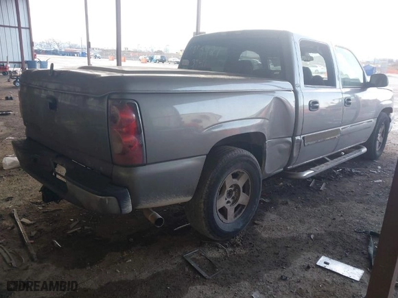 2006 Chevrolet Silverado 1500 LT1 with VIN 2GCEC13T061148784, listed as a IAAI auction lot 41640502 with 325,509 mi miles. Bid and sale history available at carsss.com. Image 4.