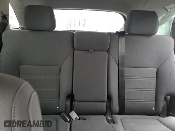 2016 Kia Sorento LX z VIN 5XYPGDA57GG162692, wystawiony jako Copart lot #49185585 z przebiegiem 134 152 mil mil oraz Szkoda całkowita • Salvage title. Historia ofert i sprzedaży dostępna na DreamBid. Obrazek 10.
