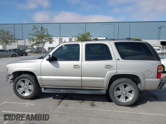 2004 Chevrolet Tahoe LS z VIN 1GNEC13T24R153092, wystawiony jako IAAI lot #42508196 z przebiegiem 175 580 mil mil oraz . Historia ofert i sprzedaży dostępna na DreamBid. Obrazek 15.