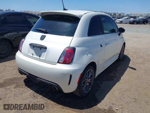 2016 FIAT 500 Abarth z VIN 3C3CFFFH9GT120926, wystawiony jako IAAI lot #42528081 z przebiegiem 98 271 mil mil oraz . Historia ofert i sprzedaży dostępna na DreamBid. Obrazek 4.