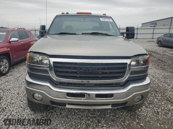 2003 GMC Sierra 2500HD SLT z VIN 1GTHK23183F142482, wystawiony jako Copart lot #51675765 z przebiegiem 198 316 mil mil oraz Szkoda całkowita • Salvage title. Historia ofert i sprzedaży dostępna na DreamBid. Obrazek 5.