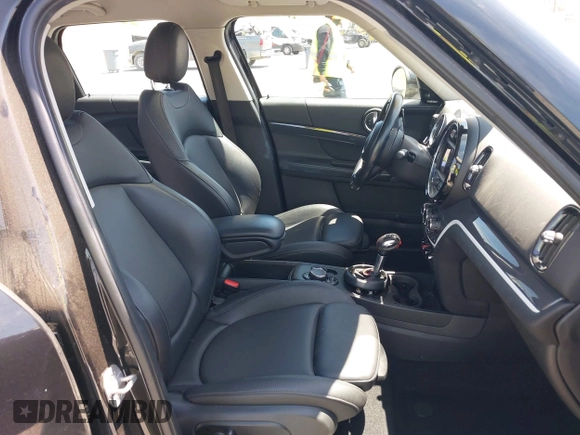 2019 MINI Countryman Cooper S with VIN WMZYT3C51K3E95025, listed as a IAAI auction lot 41358055 with Not Provided miles and . Bid and sale history available at DreamBid. Image 5.