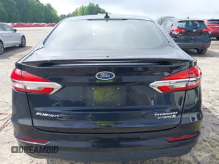 2019 Ford Fusion Titanium z VIN 3FA6P0RU7KR194482, wystawiony jako IAAI lot #42176110 z przebiegiem 80 771 mil mil oraz . Historia ofert i sprzedaży dostępna na DreamBid. Obrazek 16.