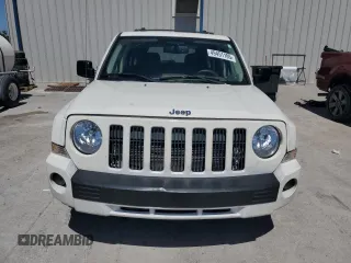 2007 Jeep Patriot Limited with VIN 1J8FT48W67D368700, listed as a Copart auction lot 49451105 with 177,783 mi miles and Salvage title. Bid and sale history available at DreamBid. Image 5.