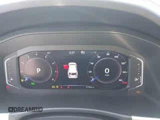 2022 Volkswagen Atlas SE z VIN 1V2HE2CA5NC225233, wystawiony jako IAAI lot #42366811 z przebiegiem 27 986 mil mil oraz . Historia ofert i sprzedaży dostępna na DreamBid. Obrazek 7.