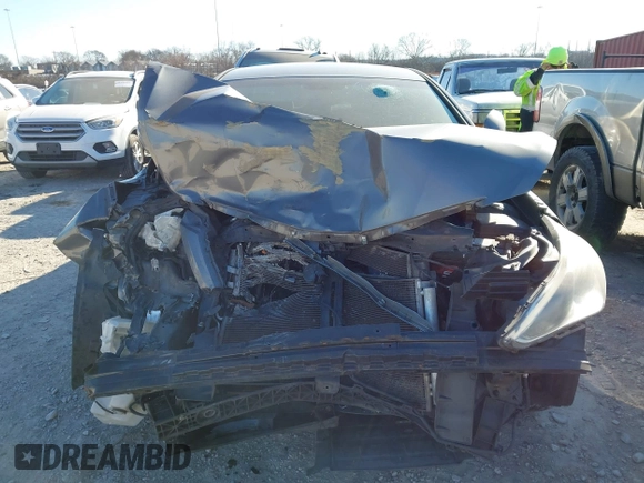 2013 Hyundai Sonata GLS z VIN 5NPEB4AC1DH582330, wystawiony jako IAAI lot #41400453 z przebiegiem Nie podano mil oraz . Historia ofert i sprzedaży dostępna na DreamBid. Obrazek 13.