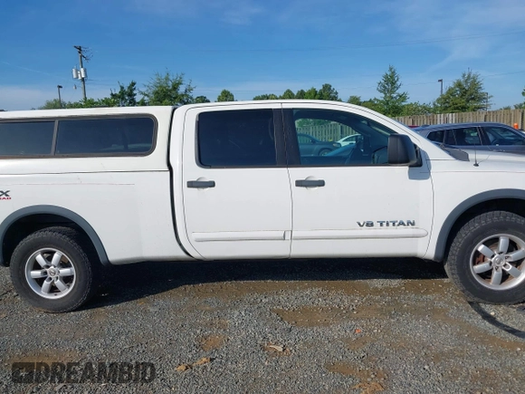 2008 Nissan Titan XE z VIN 1N6AA07FX8N309885, wystawiony jako IAAI lot #42847181 z przebiegiem 192 595 mil mil oraz . Historia ofert i sprzedaży dostępna na DreamBid. Obrazek 13.