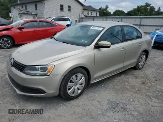2014 Volkswagen Jetta SE with VIN 3VWD17AJ5EM300956, listed as a Copart auction lot 64037725 with 288,967 mi miles and Clean title. Bid and sale history available at DreamBid. Image 1.