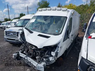2017 Ford Transit z VIN 1FDYR2CM6HKB35997, wystawiony jako IAAI lot #38714739 z przebiegiem 114 147 mil mil oraz . Historia ofert i sprzedaży dostępna na DreamBid. Obrazek 18.