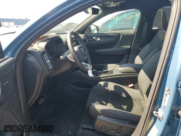 2023 Volvo C40 Ultimate с VIN YV4ED3GM3P2062413, выставлен на аукционе Copart как лот 48717804 с пробегом 11 638 миль миль и . История ставок и продаж доступна на DreamBid. Изображение 7.