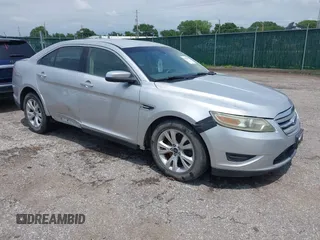 2012 Ford Taurus SEL z VIN 1FAHP2EW2CG136185, wystawiony jako IAAI lot #42505670 z przebiegiem 230 070 mil mil oraz . Historia ofert i sprzedaży dostępna na DreamBid. Obrazek 1.