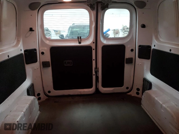 2021 Nissan NV200 SV with VIN 3N6CM0KN8MK703352, listed as a Copart auction lot 60914035 with 186,576 mi miles and Clean title. Bid and sale history available at DreamBid. Image 10.