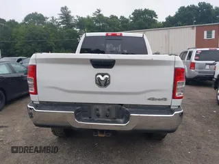 2022 Ram 2500 Tradesman with VIN 3C6UR5CJXNG110864, listed as a IAAI auction lot 40128020 with 55,561 mi miles. Bid and sale history available at carsss.com. Image 16.