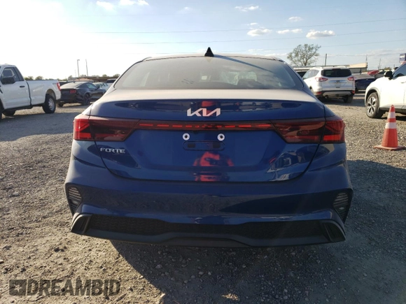 2024 Kia Forte LXS with VIN 3KPF24AD1RE819438, listed as a Copart auction lot 77982924 with 5,584 mi miles and Salvage Title. Bid and sale history available at carsss.com. Image 6.