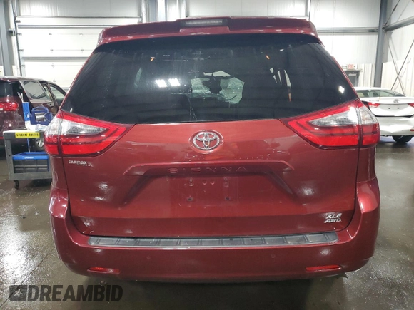 2020 Toyota Sienna XLE z VIN 5TDDZ3DC0LS249557, wystawiony jako Copart lot #56172865 z przebiegiem 79 667 mil mil oraz Szkoda całkowita • Salvage title. Historia ofert i sprzedaży dostępna na DreamBid. Obrazek 6.