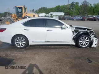 2009 Lexus LS 460 z VIN JTHBL46F195087473, wystawiony jako IAAI lot #42107317 z przebiegiem 183 264 mil mil oraz . Historia ofert i sprzedaży dostępna na DreamBid. Obrazek 14.