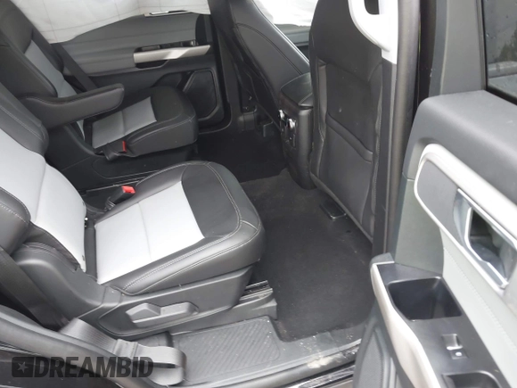 2024 Ford Explorer XLT с VIN 1FMSK8DH6RGA89249, выставлен на аукционе IAAI как лот 42387757 с пробегом 18 066 миль миль и . История ставок и продаж доступна на DreamBid. Изображение 8.