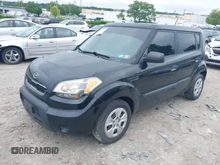 2010 Kia Soul z VIN KNDJT2A16A7195240, wystawiony jako IAAI lot #42450453 z przebiegiem 214 536 mil mil oraz . Historia ofert i sprzedaży dostępna na DreamBid. Obrazek 2.