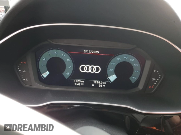 2025 Audi Q3 S line Premium z VIN WA1DECF34S1001830, wystawiony jako Copart lot #48467995 z przebiegiem 1 723 mil mil oraz Czysty tytuł • Clean title. Historia ofert i sprzedaży dostępna na DreamBid. Obrazek 9.