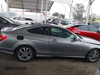 2013 Mercedes-Benz C 250 z VIN WDDGJ4HB7DG068579, wystawiony jako IAAI lot #42179847 z przebiegiem 117 575 mil mil oraz . Historia ofert i sprzedaży dostępna na DreamBid. Obrazek 13.