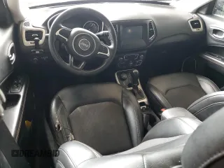 2019 Jeep Compass Latitude z VIN 3C4NJDBB0KT656083, wystawiony jako Copart lot #65790644 z przebiegiem Nie podano mil oraz Nie do naprawy • Non repairable. Historia ofert i sprzedaży dostępna na DreamBid. Obrazek 8.