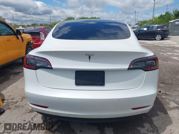 2021 Tesla Model 3 Standard Range Plus z VIN 5YJ3E1EA3MF060027, wystawiony jako IAAI lot #42319107 z przebiegiem 44 339 mil mil oraz . Historia ofert i sprzedaży dostępna na DreamBid. Obrazek 15.