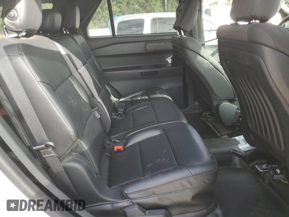 2020 Ford Police Interceptor Utility z VIN 1FM5K8AB1LGD18814, wystawiony jako Copart lot #79466084 z przebiegiem Nie podano mil oraz Nie do naprawy • Non repairable. Historia ofert i sprzedaży dostępna na DreamBid. Obrazek 11.