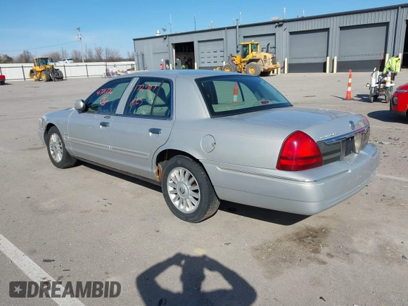 2010 Mercury Grand Marquis LS z VIN 2MEBM7FV4AX608503, wystawiony jako IAAI lot #41721726 z przebiegiem 172 907 mil mil oraz . Historia ofert i sprzedaży dostępna na DreamBid. Obrazek 3.