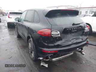 2018 Porsche Cayenne z VIN WP1AA2A26JKA04958, wystawiony jako IAAI lot #41477256 z przebiegiem 82 395 mil mil oraz . Historia ofert i sprzedaży dostępna na DreamBid. Obrazek 3.
