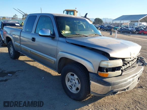 2002 Chevrolet Silverado 1500 LT with VIN 2GCEK19T721157549, listed as a IAAI auction lot 41636702 with 271,859 mi miles. Bid and sale history available at carsss.com. Image 1.