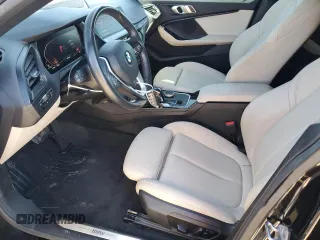 2021 BMW 2 Series 228i z VIN WBA53AK09M7J08966, wystawiony jako Copart lot #48018835 z przebiegiem 66 292 mil mil oraz Czysty tytuł • Clean title. Historia ofert i sprzedaży dostępna na DreamBid. Obrazek 7.
